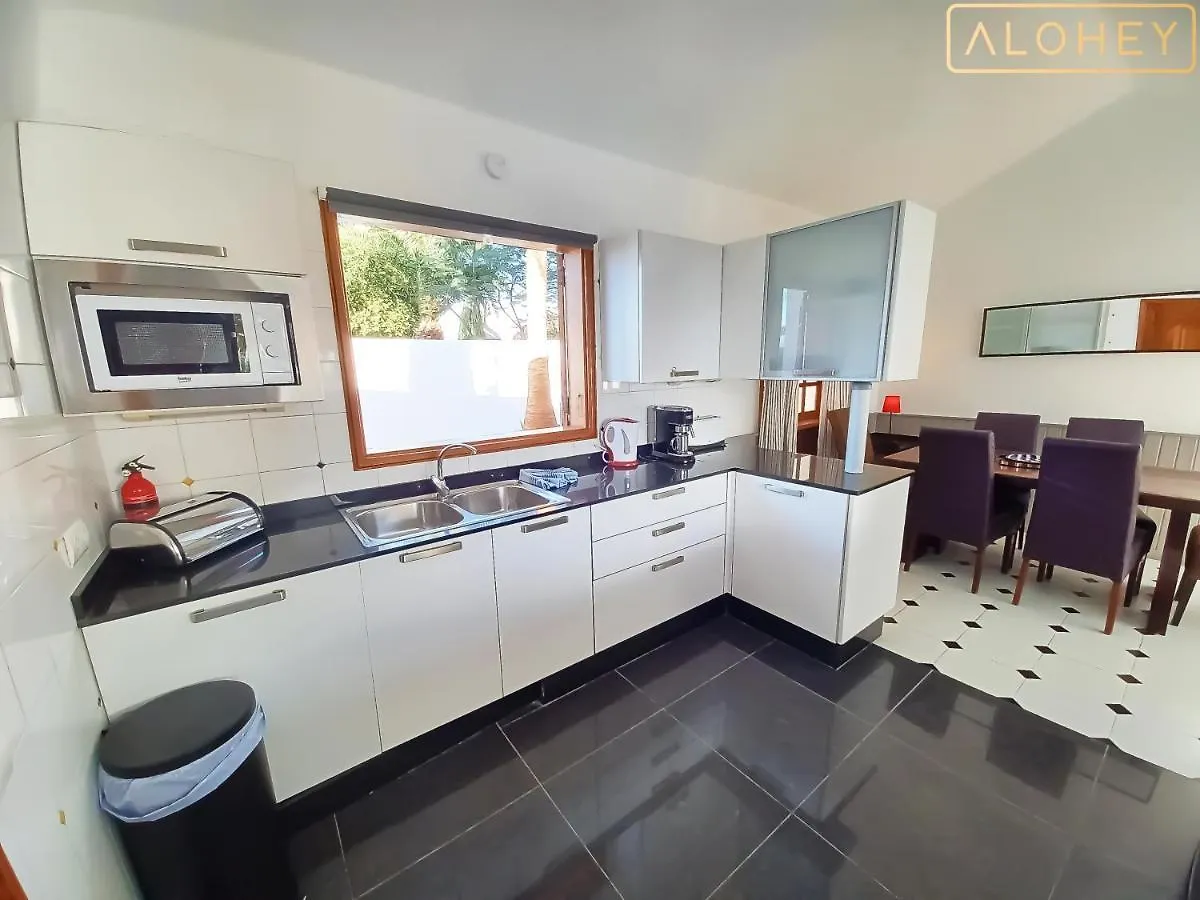 Villa Magica 7 Minutes Walk To Center With Pool And A/C Playa Blanca