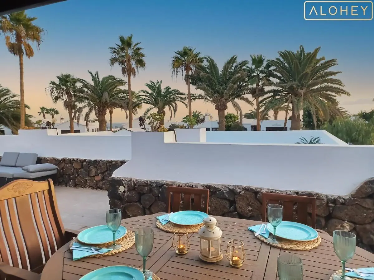 Villa Magica 7 Minutes Walk To Center With Pool And A/C Playa Blanca