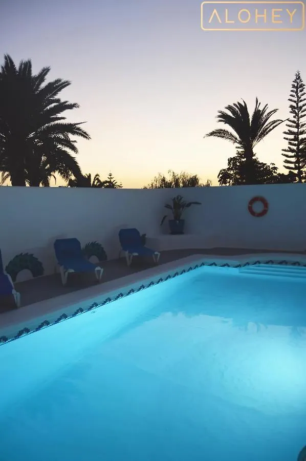 Villa Magica 7 Minutes Walk To Center With Pool And A/C Playa Blanca
