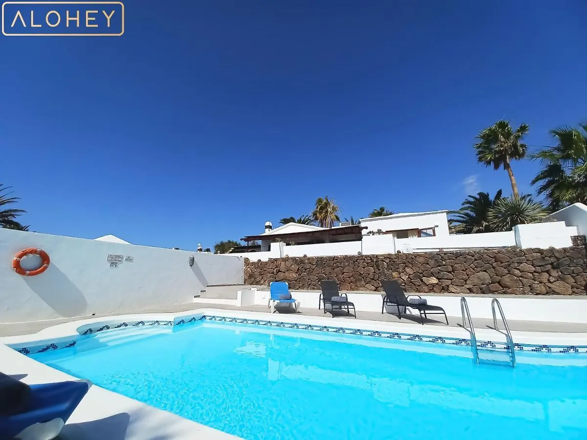Villa Magica 7 Minutes Walk To Center With Pool And A/C Playa Blanca