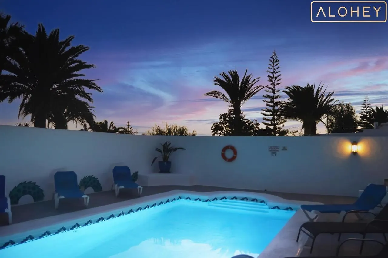 Villa Magica 7 Minutes Walk To Center With Pool And A/C Playa Blanca
