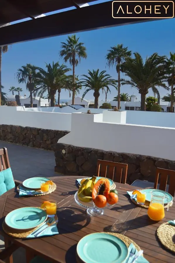 Villa Magica 7 Minutes Walk To Center With Pool And A/C Playa Blanca