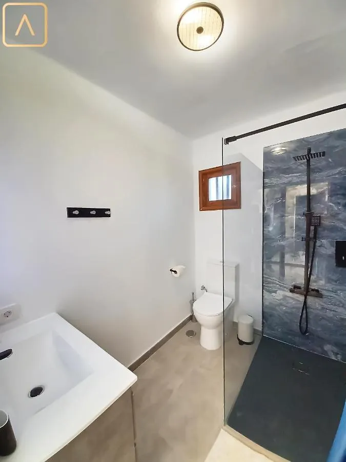 Villa Magica 7 Minutes Walk To Center With Pool And A/C Playa Blanca  Spain