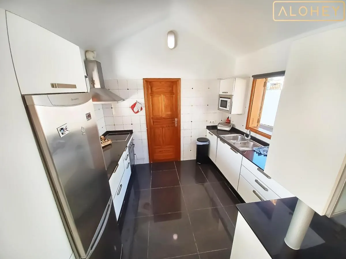 Villa Magica 7 Minutes Walk To Center With Pool And A/C Playa Blanca  0*, Playa Blanca (Lanzarote) Spanien